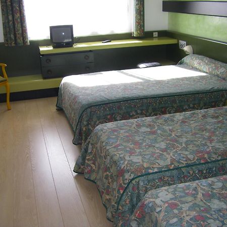 Hotel Urbain V Манд Екстериор снимка