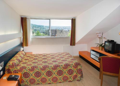 Hotel Urbain V Манд Екстериор снимка