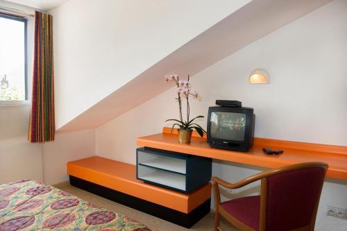 Hotel Urbain V Манд Екстериор снимка