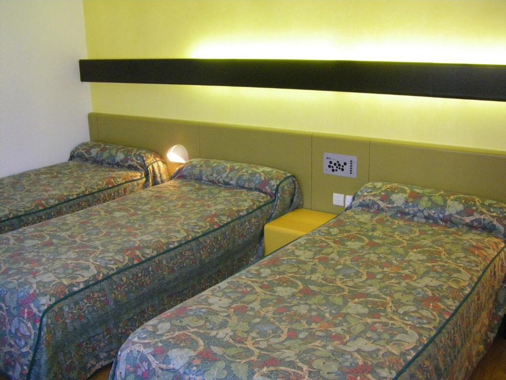 Hotel Urbain V Манд Стая снимка