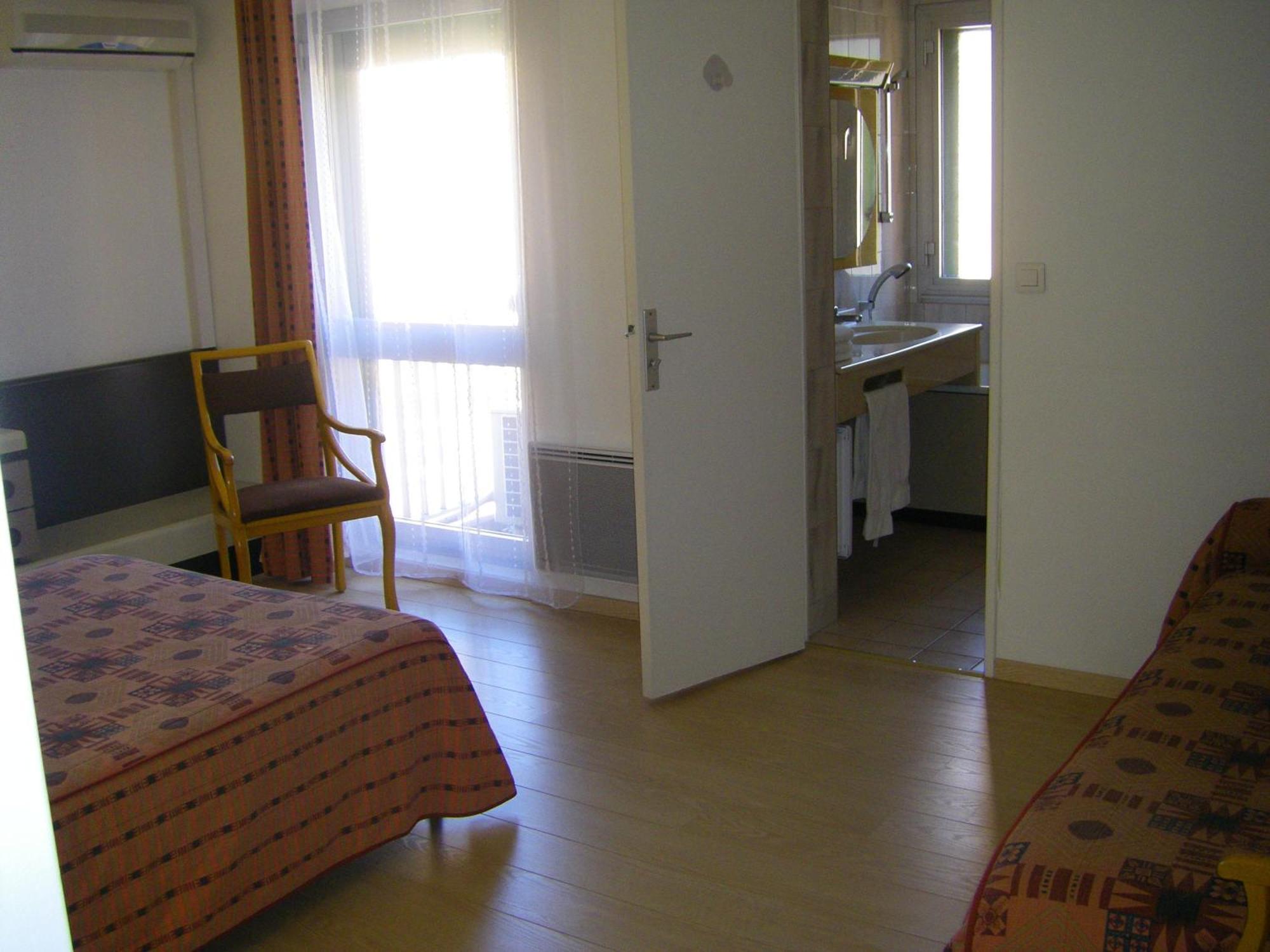 Hotel Urbain V Манд Екстериор снимка