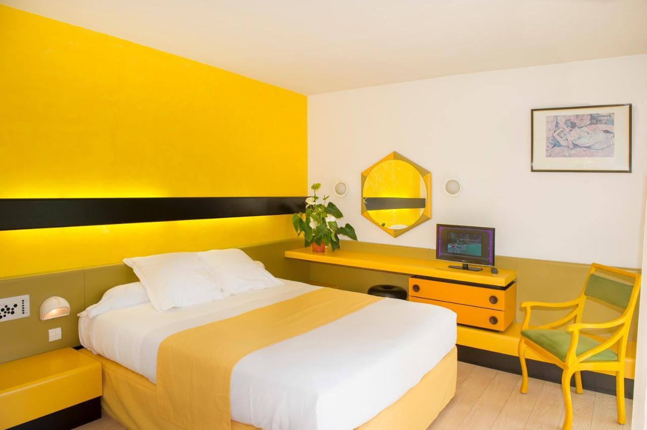 Hotel Urbain V Манд Екстериор снимка