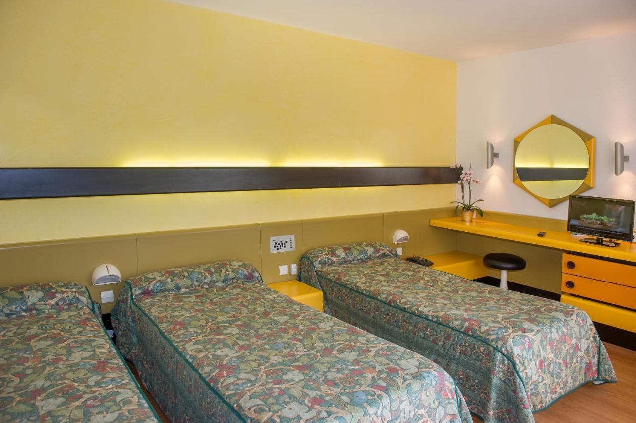 Hotel Urbain V Манд Стая снимка